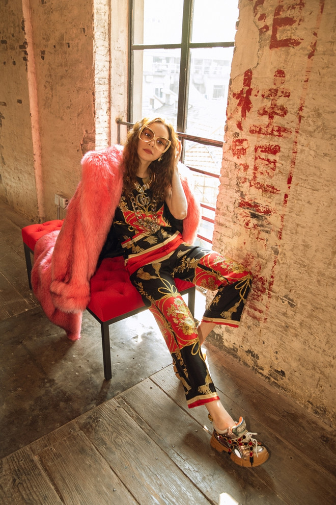 Hồ Ngọc Hà diện nguyên cây Gucci, gây ấn tượng với báo nước ngoài ảnh 7