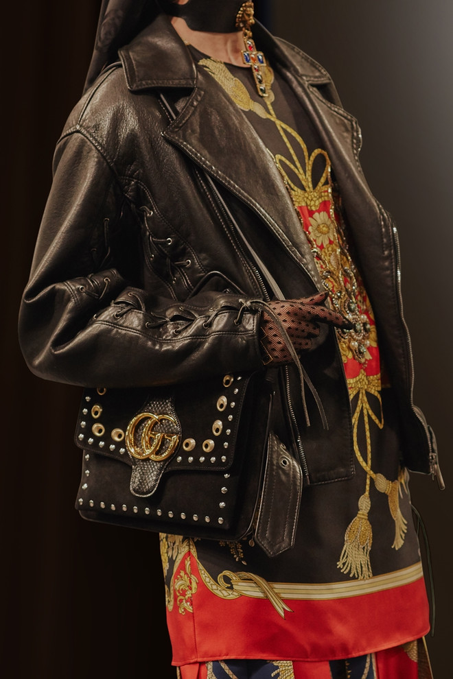 Hồ Ngọc Hà diện nguyên cây Gucci, gây ấn tượng với báo nước ngoài ảnh 14