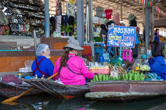 Thế giới có gần 291 triệu ca mắc COVID-19, châu Âu trở lại là tâm dịch ảnh 2