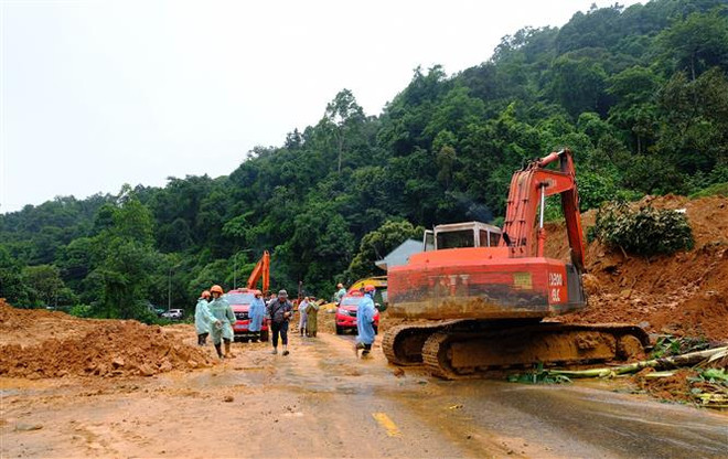 Khen thưởng 10 tập thể, 13 cá nhân cùng cứu hộ vụ sạt lở Đèo Bảo Lộc ảnh 1