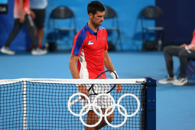 Olympic Tokyo: Hạt giống số một Novak Djokovic ra về trắng tay ảnh 1