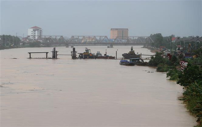 [Video] Miền Trung chủ động ứng phó với hai áp thấp nhiệt đới ảnh 1