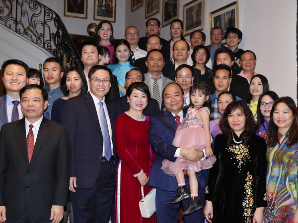 Thủ tướng Nguyễn Xuân Phúc gặp bà con cộng đồng người Việt tại Bỉ ảnh 1