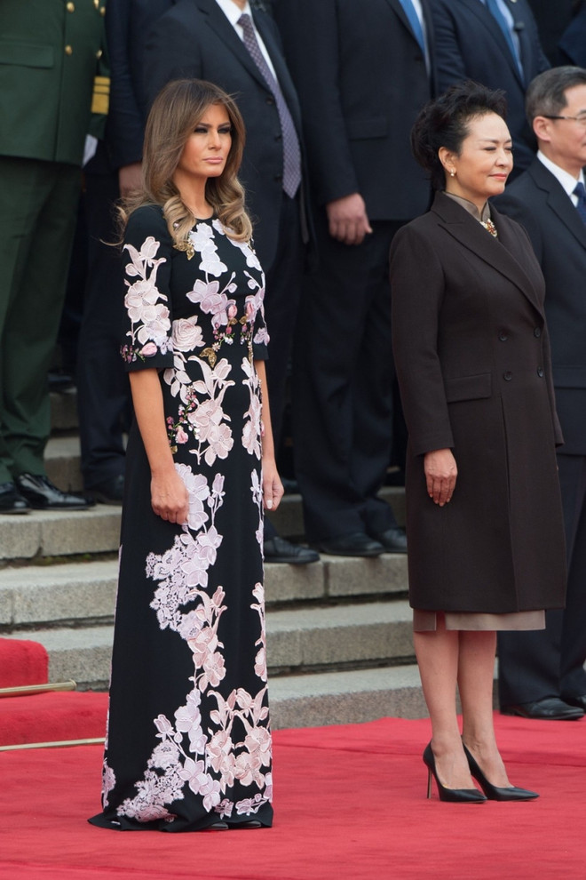 Đệ nhất Phu nhân Melania Trump ''đốn tim'' tín đồ thời trang thế giới ảnh 10
