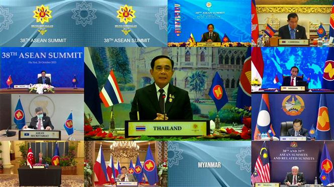 Thủ tướng Thái Lan Prayut Chan-o-cha phát biểu tại Hội nghị cấp cao các quốc gia Đông Nam Á (ASEAN) diễn ra theo hình thức trực tuyến. (Ảnh: AFP/TTXVN) Hợp tác ASEAN+3 là chìa khóa xây dựng Cộng đồng Đông Á vững mạnh ảnh 1