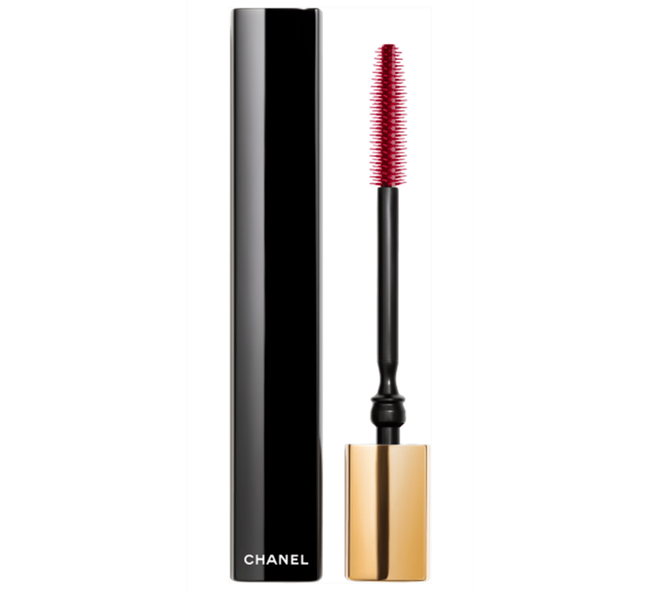 Chamel Noir Allure màu Rouge Grenat: Hàng mi dày, dài, cong vút và được định hình chỉ bằng một đường chuốt. Mascara với cơ chế bấm cho phép bạn dễ dàng mở ra dễ dàng bằng cú click. noir-allure-volume-length-curl-and-definition-mascara-10-noir-0-21oz-packshot-default-190010-8855005069342-3352.png