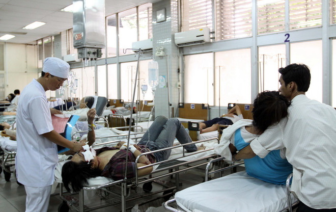 Bệnh viện Chợ Rẫy cấp cứu hơn 1.000 ca dịp Tết Dương lịch ảnh 1