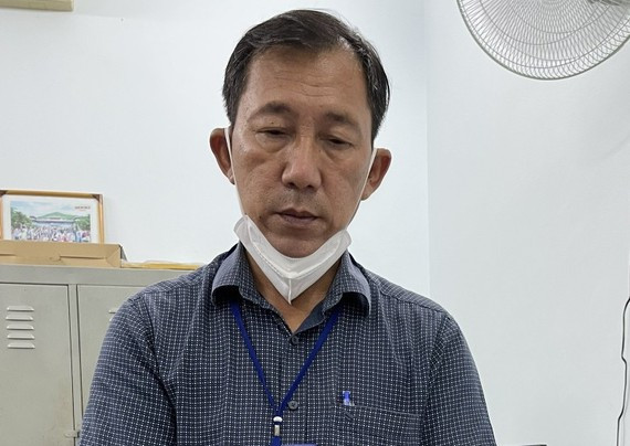 Thủ Đức: Bắt tạm giam cán bộ lập hồ sơ gian dối nhận tiền hỗ trợ COVID ảnh 1