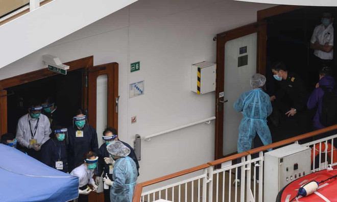 Hong Kong kiểm tra hơn 1.800 người trên tàu du lịch bị nhiễm nCoV ảnh 1