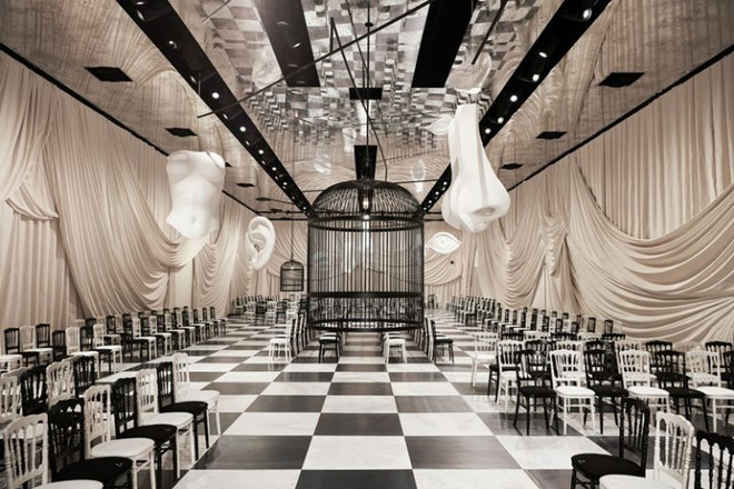 Song Joong Ki bảnh bao, Song Hye Kyo đẹp không tì vết dự show Dior ảnh 10