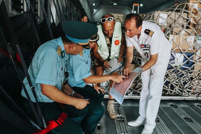 [Photo] Trải nghiệm cùng máy bay quân sự Pháp trên bầu trời Hà Nội ảnh 10