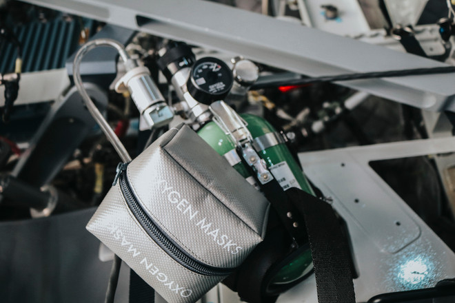 [Photo] Trải nghiệm cùng máy bay quân sự Pháp trên bầu trời Hà Nội ảnh 13