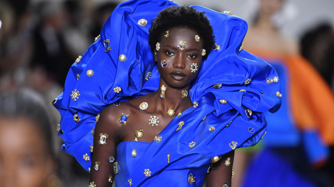 Nét khác biệt của Tuần lễ Thời trang Paris 2020 thời dịch COVID-19 ảnh 1