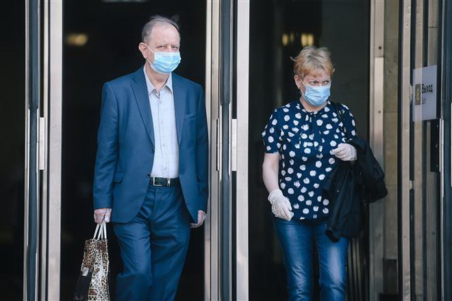 Tình hình dịch COVID-19 diễn biến phức tạp tại một số nước châu Âu ảnh 1