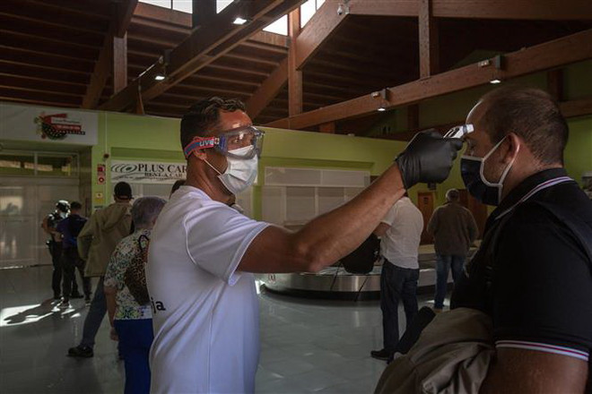 Tây Ban Nha có số ca nhiễm theo ngày thấp nhất trong hơn 2 tháng ảnh 1