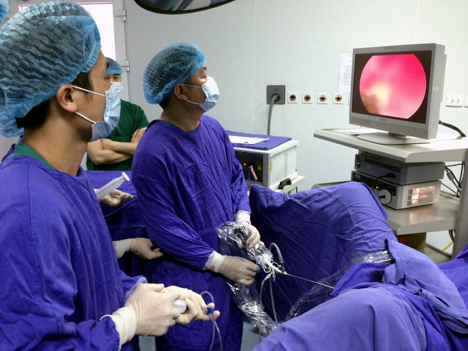 Hỗ trợ, chuyển giao kỹ thuật ngoại khoa cho bệnh viện Quảng Ninh ảnh 2