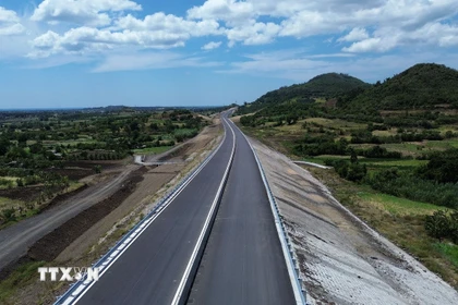 Dự án thành phần đoạn Chí Thạnh-Vân Phong. (Ảnh: Quốc Khánh/TTXVN)