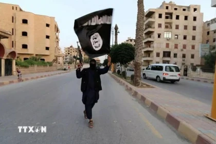 Một tay súng IS. (Ảnh: MSN/TTXVN)