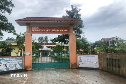 Trường Phổ thông dân tộc bán trú Tiểu học Kim Thủy, nơi xảy ra vụ ngộ độc thực phẩm. (Ảnh: TTXVN phát)