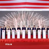 Tổng Bí thư Tô Lâm cùng các đại biểu thực hiện nghi thức khởi công xây dựng công trình Trường Phổ thông nội trú Tiểu học và Trung học Cơ sở Trường Hà. (Ảnh: Thống Nhất/TTXVN)