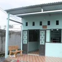 Nhiều căn nhà khang trang của hộ thoát nghèo vùng dân tộc Khmer Sóc Trăng được xây mới. (Ảnh: Tuấn Phi/TTXVN)