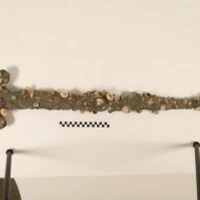 Thanh kiếm thời Thập tự chinh dài khoảng 1m, có niên đại thế kỷ 12. (Ảnh của Đại học Haifa)