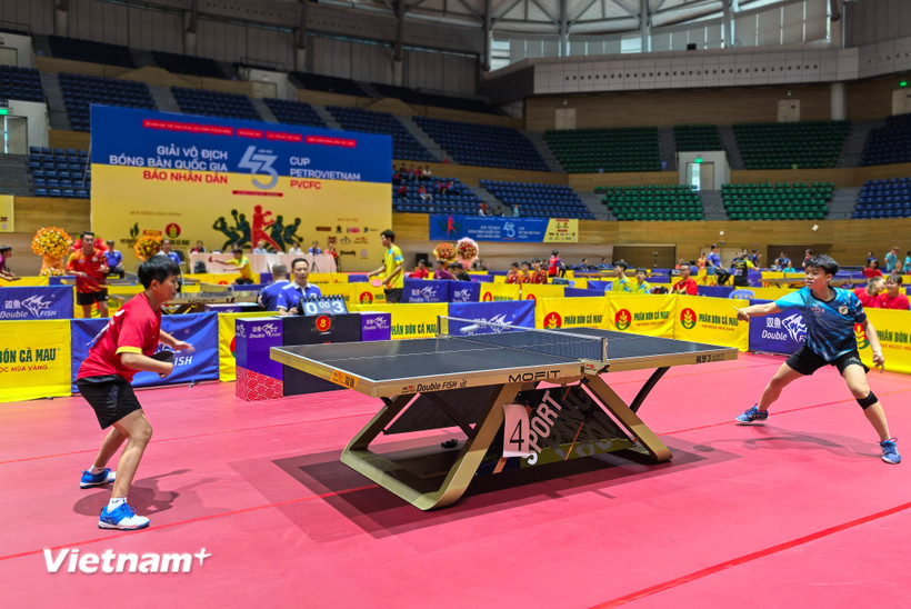 Nội dung thi đấu đồng nội nữ giữa 2 đội thành phố Hồ Chí Minh và đội Đà Nẵng. (Ảnh: Thanh Phong/Vietnam+)