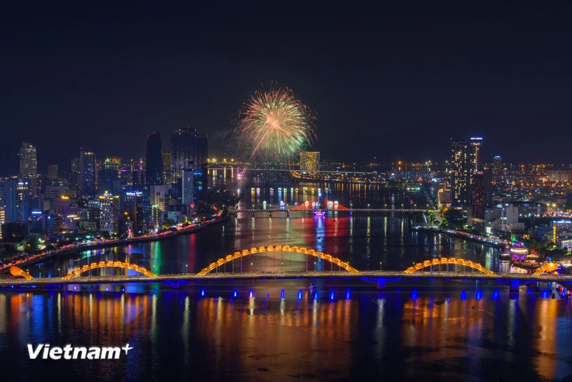 Lễ hội pháo hoa Quốc tế Đà Nẵng - DIFF 2025 sẽ chính thức khai mạc vào ngày 31/5/2025. (Ảnh: Thanh Phong/Vietnam+) Lễ hội pháo hoa Quốc tế Đà Nẵng - DIFF 2025 sẽ chính thức khai mạc vào ngày 31/5/2025. (Ảnh: Thanh Phong/Vietnam+)