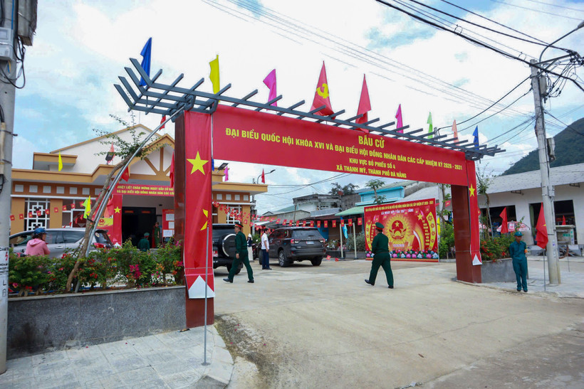 Thời tiết thuận lợi, hơn 20.000 cử tri 6 xã miền núi Đà Nẵng nô nức đi bầu cử