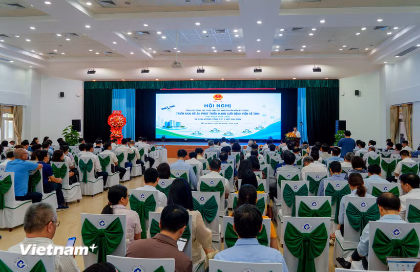 Toàn cảnh Hội nghị Tổng kết công tác chỉ đạo chuyên môn kỹ thuật, triển khai Đề án Phát triển mạng lưới bệnh viện vệ tinh giai đoạn 2026 - 2030 và định hướng công tác y học gia đình. (Ảnh: Thanh Phong/Vietnam+)