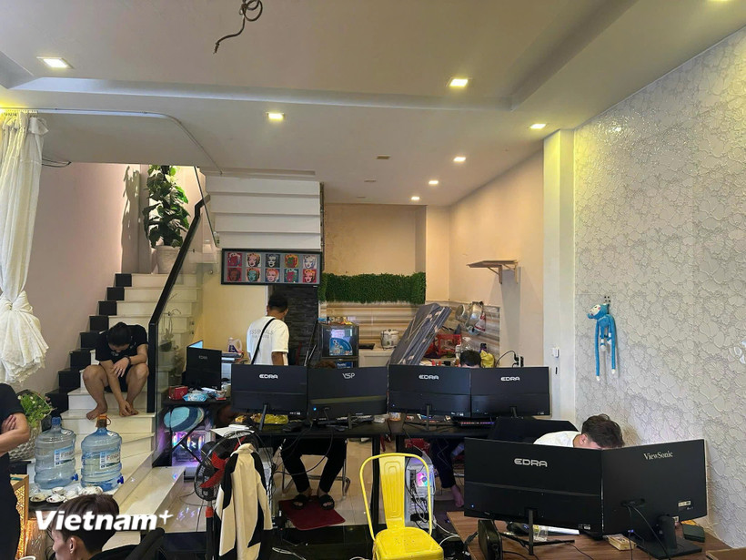 Một trong những ngôi nhà được nhóm đối tượng thuê để thực hiện hành vi phạm tội trên không gian mạng. (Ảnh: Thanh Phong/Vietnam+)