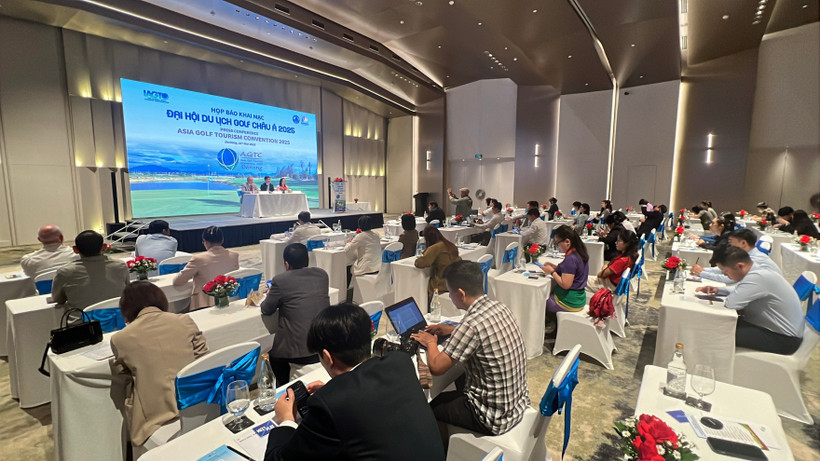 Họp báo tổ chức "Đại hội Du lịch Golf Châu Á". (Ảnh: Thanh Phong/Vietnam+)
