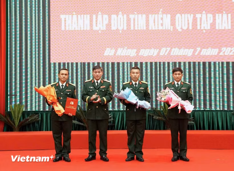 Thành lập Đội tìm kiếm, quy tập hài cốt liệt sĩ. (Ảnh: PV/Vietnam+)