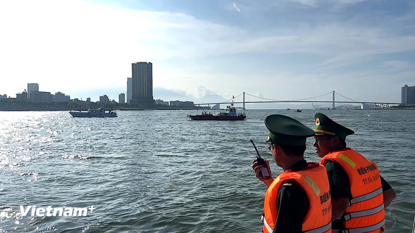 Bộ đội Biên phòng sẵn sàng nhân lực, phương tiện bảo đảm an toàn khu vực biên giới biển và vị trí tổ chức Lễ hội pháo hoa Quốc tế Đà Nẵng 2025. (Ảnh: Thanh Phong/Vietnam+)