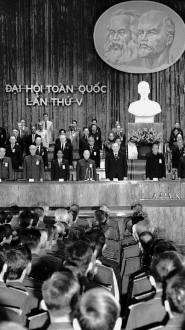 Đại hội lần thứ V của Đảng: Xây dựng chủ nghĩa xã hội và bảo vệ Tổ quốc XHCN