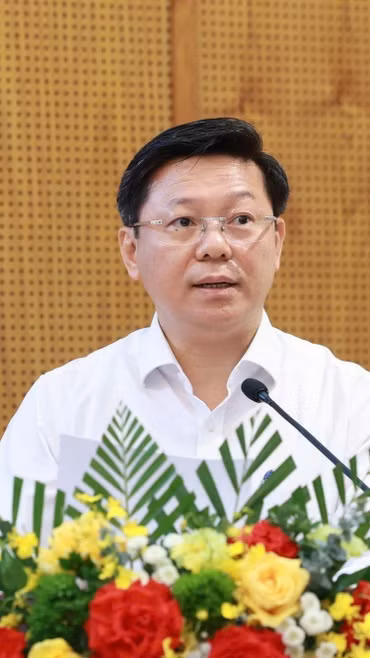 Đồng chí Trần Thanh Lâm, Ủy viên Trung ương Đảng, Phó Trưởng Ban Tuyên giáo và Dân vận Trung ương phát biểu chỉ đạo hội nghị. (Ảnh: Phương Hoa/TTXVN)