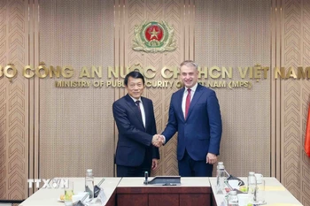 Đại tướng Lương Tam Quang, Bộ trưởng Bộ Công an tiếp Phó Thủ tướng, Bộ trưởng Bộ Kỹ thuật số Cộng hòa Ba Lan Krzysztof Gawkowski. (Nguồn: Phạm Kiên/TTXVN)