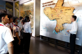 Di tích Ngã tư Rạch Kiến, nơi giáo dục truyền thống cách mạng cho các thế hệ mai sau. (Ảnh: Đức Hạnh/TTXVN)