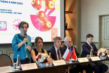 Đại sứ Ba Lan tại Việt Nam Joanna Skoczek phát biểu tại sự kiện. (Ảnh: Mỹ Phương/TTXVN)