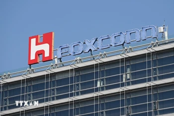 Biểu tượng Foxconn tại trụ sở ở Đài Bắc, Đài Loan (Trung Quốc). (Nguồn: AFP/TTXVN)