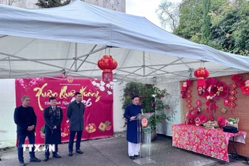 Đại sứ Việt Nam tại Tây Ban Nha Đoàn Thanh Song phát biểu tại chương trình. (Nguồn: Đại sứ quán Việt Nam tại Tây Ban Nha)