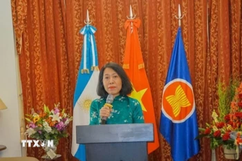 Đại sứ Ngô Minh Nguyệt phát biểu tại lễ kỷ niệm 80 năm Quốc khánh (2/9/1945-2/9/2025). (Ảnh: Diệu Hương/TTXVN)