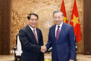 Tổng Bí thư, Chủ tịch nước Tô Lâm tiếp đồng chí Athsaphangthong Siphandone, Ủy viên Trung ương Đảng, Bí thư Thành ủy, Chủ tịch Hội đồng Nhân dân thủ đô Vientiane, Lào. (Ảnh: Thống Nhất/TTXVN)