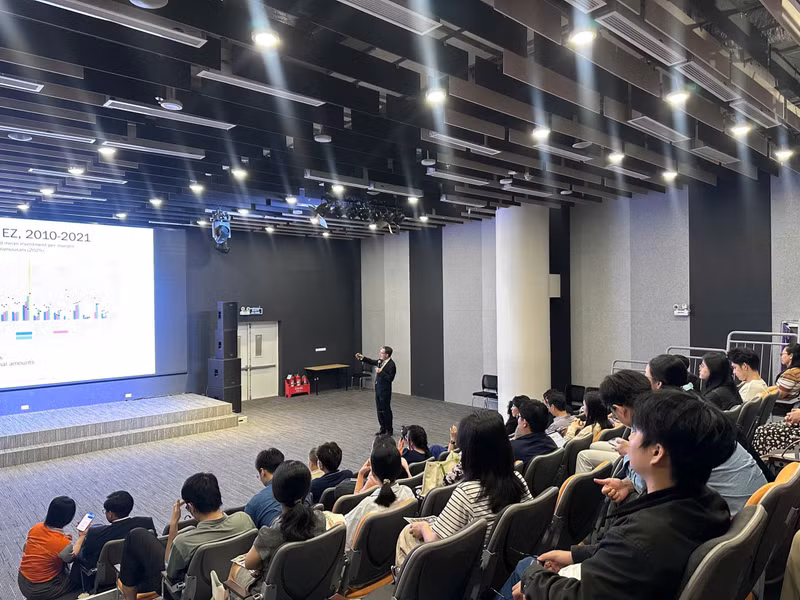 Mô hình ngôn ngữ lớn mở ra cơ hội tiếp cận kiến thức tài chính rộng rãi