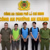 Các đối tượng từ trái sang Tuấn, Thảo, Nhật tại cơ quan Công an Thành phố Hồ Chí Minh. (Ảnh: CA Thành phố Hồ Chí Minh cung cấp)