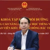 Phó Tổng Biên tập Nhà xuất bản Giáo dục Việt Nam tại Khoá Tập huấn bồi dưỡng, nâng cao năng lực dạy học tiếng Việt cho giáo viên kiểu bào tại Đông Bắc Thái Lan. (Ảnh: Khánh Ly/Vietnam+)