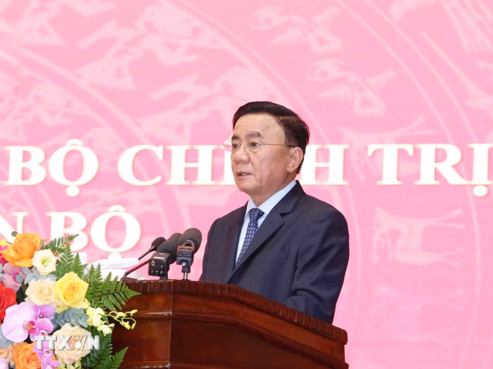 ttxvn-dong-chi-tran-duc-thang-giu-chuc-bi-thu-thanh-uy-ha-noi-1-2446.jpg
