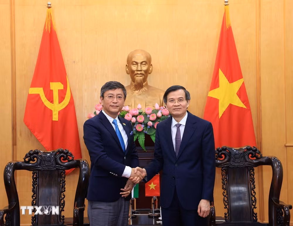 ttxvn-giam-doc-hoc-vien-chinh-tri-quoc-gia-ho-chi-minh-tiep-dai-su-an-do-tai-viet-nam-2.jpg