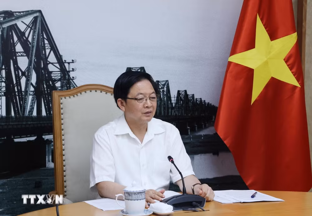 Phó Thủ tướng Hồ Quốc Dũng chủ trì họp về Nghị định hướng dẫn Luật Công nghệ cao (sửa đổi) và các văn bản cần ban hành của Bộ Khoa học và Công nghệ trong 6 tháng đầu năm 2026. (Ảnh: Lâm Khánh/TTXVN) ttxvn-pho-thu-tuong-ho-quoc-dung-hop-ve-nghi-dinh-huong-dan-luat-cong-nghe-cao-2.jpg