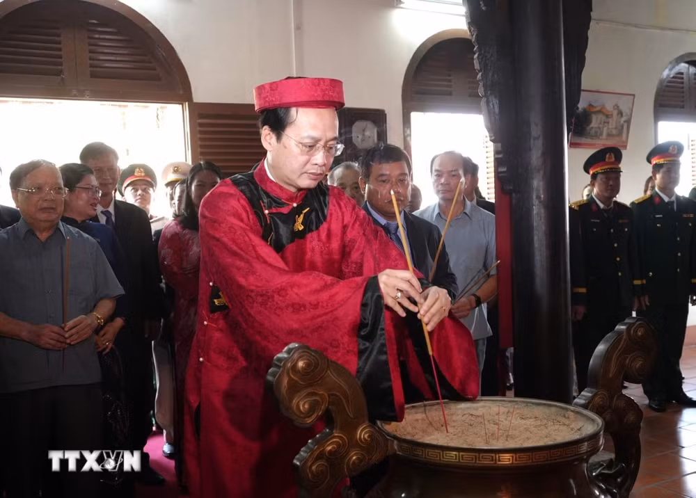 Từ mọi miền Tổ quốc, con cháu Lạc Hồng hướng về nguồn cội- Ảnh 4.